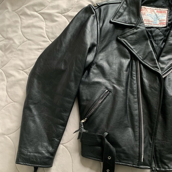 Iconic Men’s Leather Biker Jacket - Picture 13 of 14